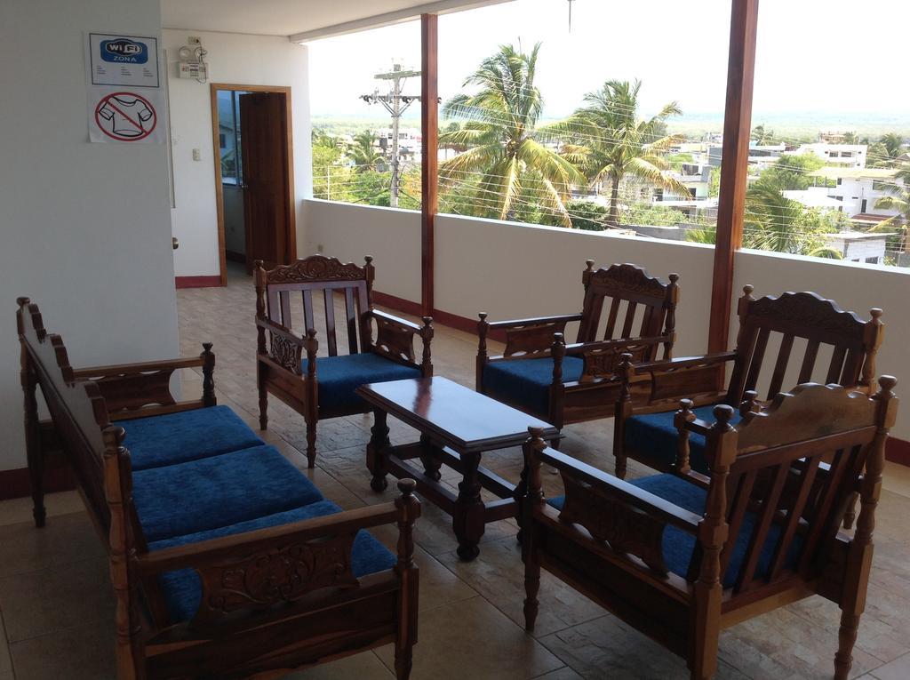 Gloria - Galapagos Inn Пуерто Айора Екстериор снимка