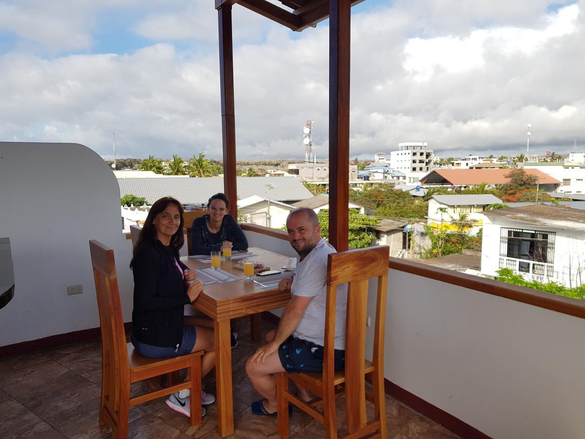 Gloria - Galapagos Inn Пуерто Айора Екстериор снимка